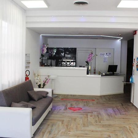 Hotel Luna Rimini Eksteriør bilde