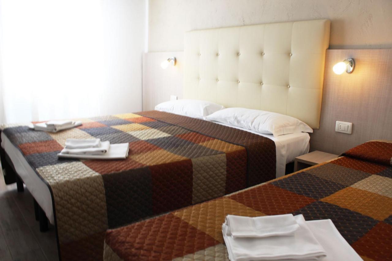 Hotel Luna Rimini Eksteriør bilde