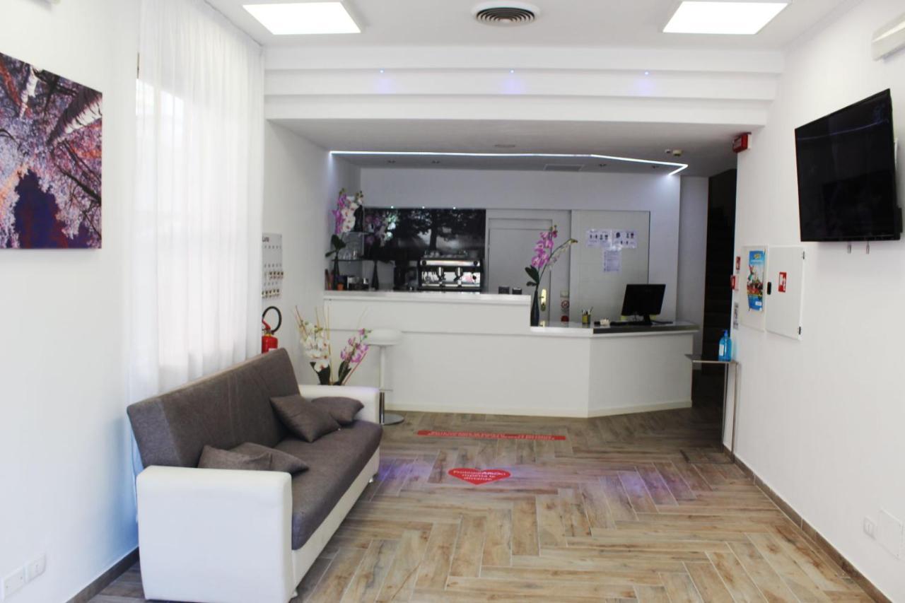 Hotel Luna Rimini Eksteriør bilde