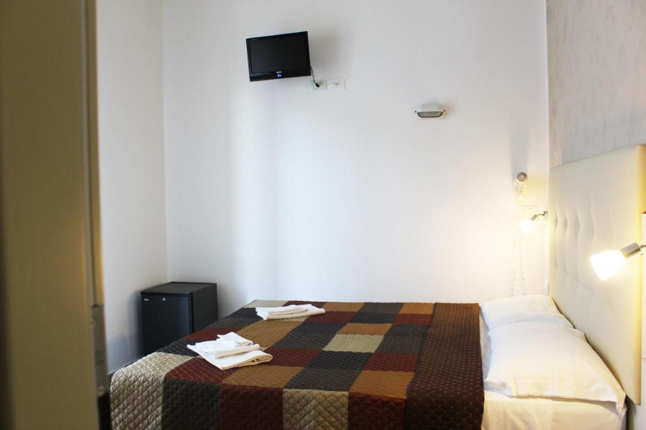 Hotel Luna Rimini Eksteriør bilde