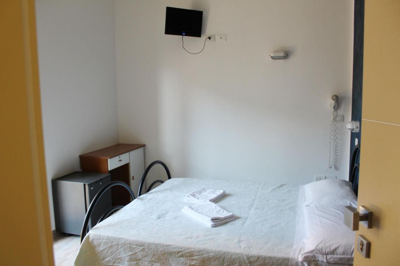 Hotel Luna Rimini Eksteriør bilde