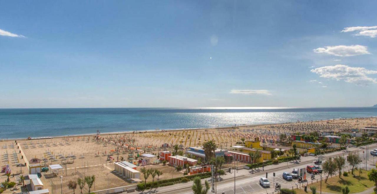 Hotel Luna Rimini Eksteriør bilde